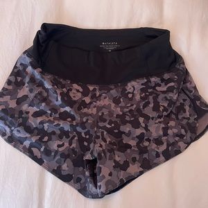 Athleta Running Free Printed Short 3.5. Worn once
